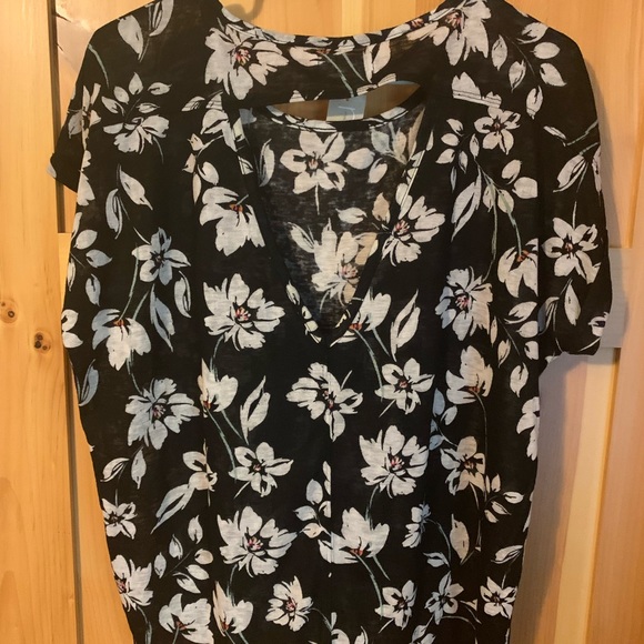 NEW! Maurices Top - Picture 6 of 9